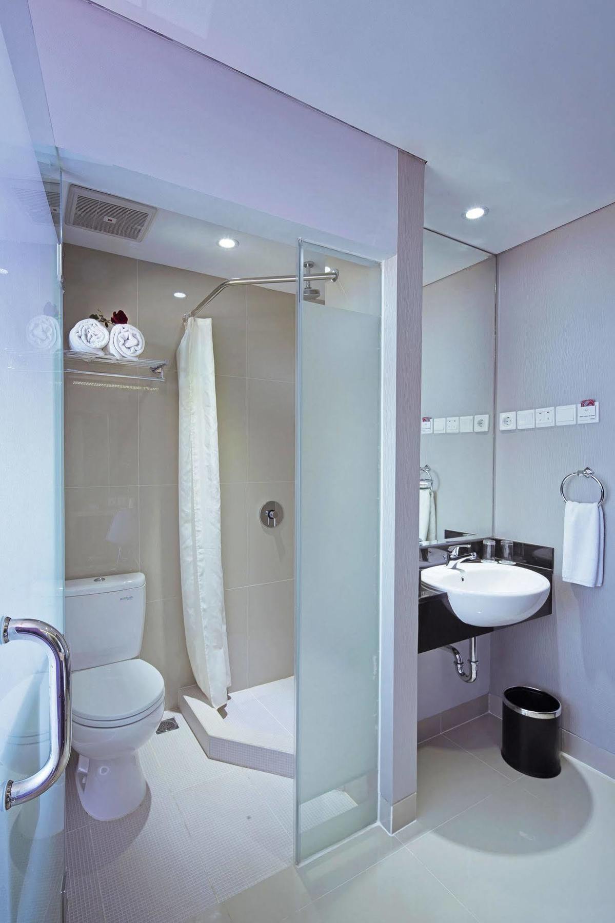 G Suites Hotel By Amithya Surabaya Luaran gambar